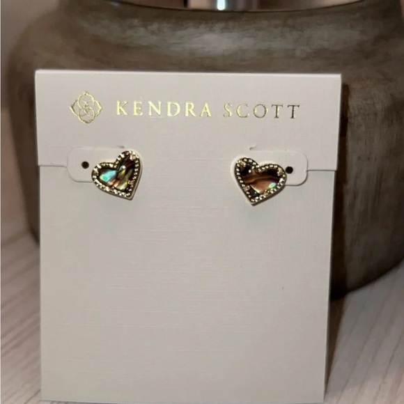 Kendra Scott Gold Ari Heart Abalone Shell Stud earrings new without tags - Picture 4 of 5